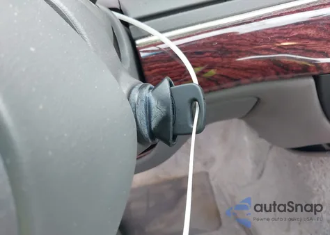 2001 Mercury Grand Marquis Gs z USA, uszkodzony, nr VIN 2MEFM74W01X610388